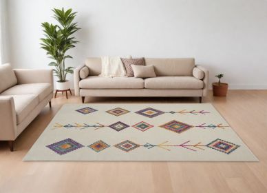 7' X 10' Ivory Geometric Berber Area Rug